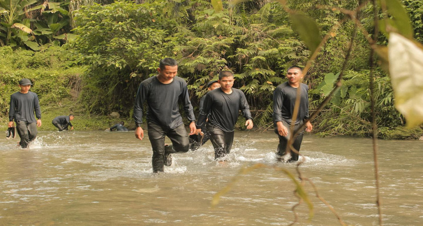 Penjelajahan di Hutan Jelajah Darularafah Raya Oleh Peserta KMD T.P 2023-2024