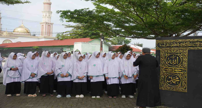 PEMBEKALAN IBADAH DYAH AKHIR RATUSAN DYAH AKHIR IKUTI MANASIK HAJI DAN UMROH