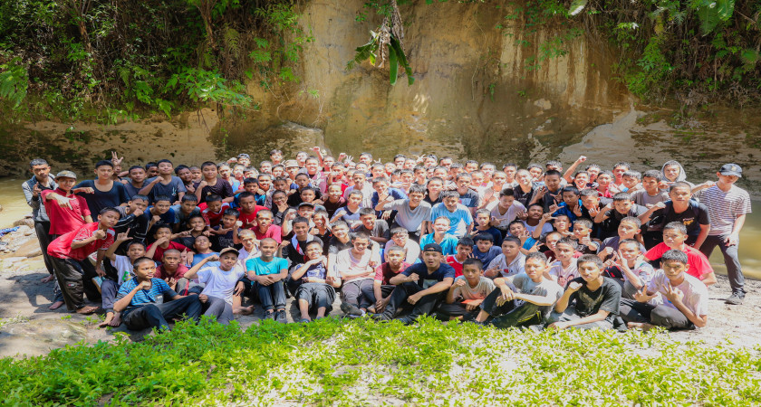 Refreshing Pasca Asasmen Madrasah, Santri Kelas 3 MTs Ikuti Outbound Di Bumper PDAR