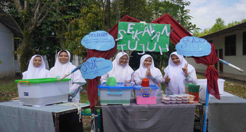 PEMBEKALAN DYAH AKHIR PRAKTIKUM UMKM, BELAJAR HIDUP DI TENGAH MASYARAKAT