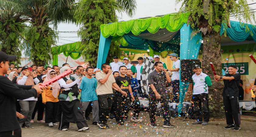 JALAN SEHAT DAN LUKCY DRAW AWALI RENTETAN TASYAKURAN MILAD 40 TAHUN PONDOK