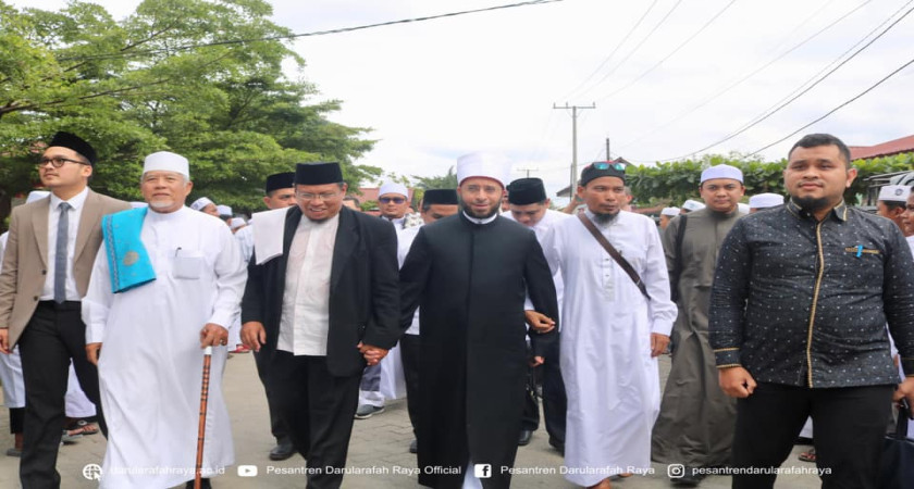 Kunjungan Penasihat Presiden Republik Arab Mesir Syekh Dr. Usamah Sayyid Mahmud Muhammad Al-Azhari Ke Pesantren Darularafah Raya