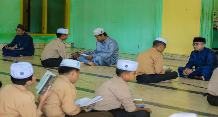 195 SANTRI DAN DYAH IKUTI SELEKSI MASUK PROGRAM TAHFIDZ LASKAR QUR'AN