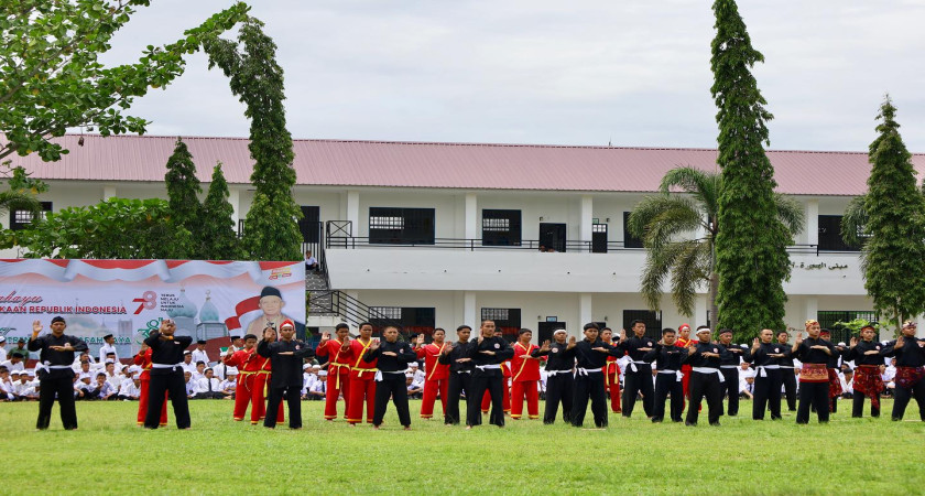 Pertunjukan Seni Santri HUT-RI KE-78 dan HUT-PDAR KE-38
