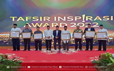 Pesantren Darularafah Raya mendapatkan penghargaan Tafsir Inspirasi Award 2022
