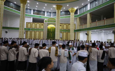 SALAM PERPISAHAN SANTRI AKHIR BERSAMA SELURUH SANTRI KELAS 1-5